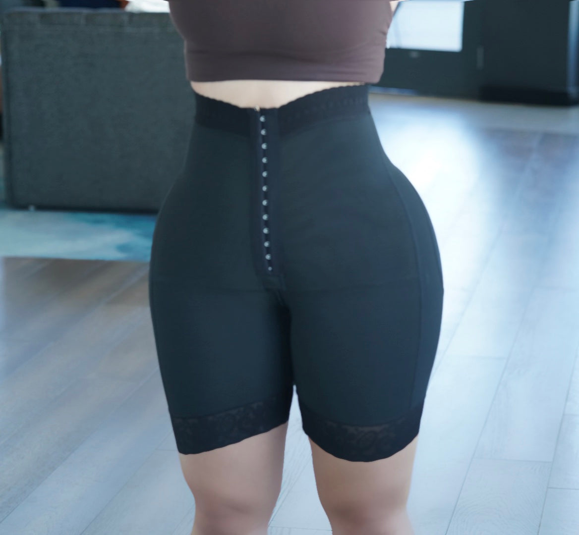 Hourglass Short